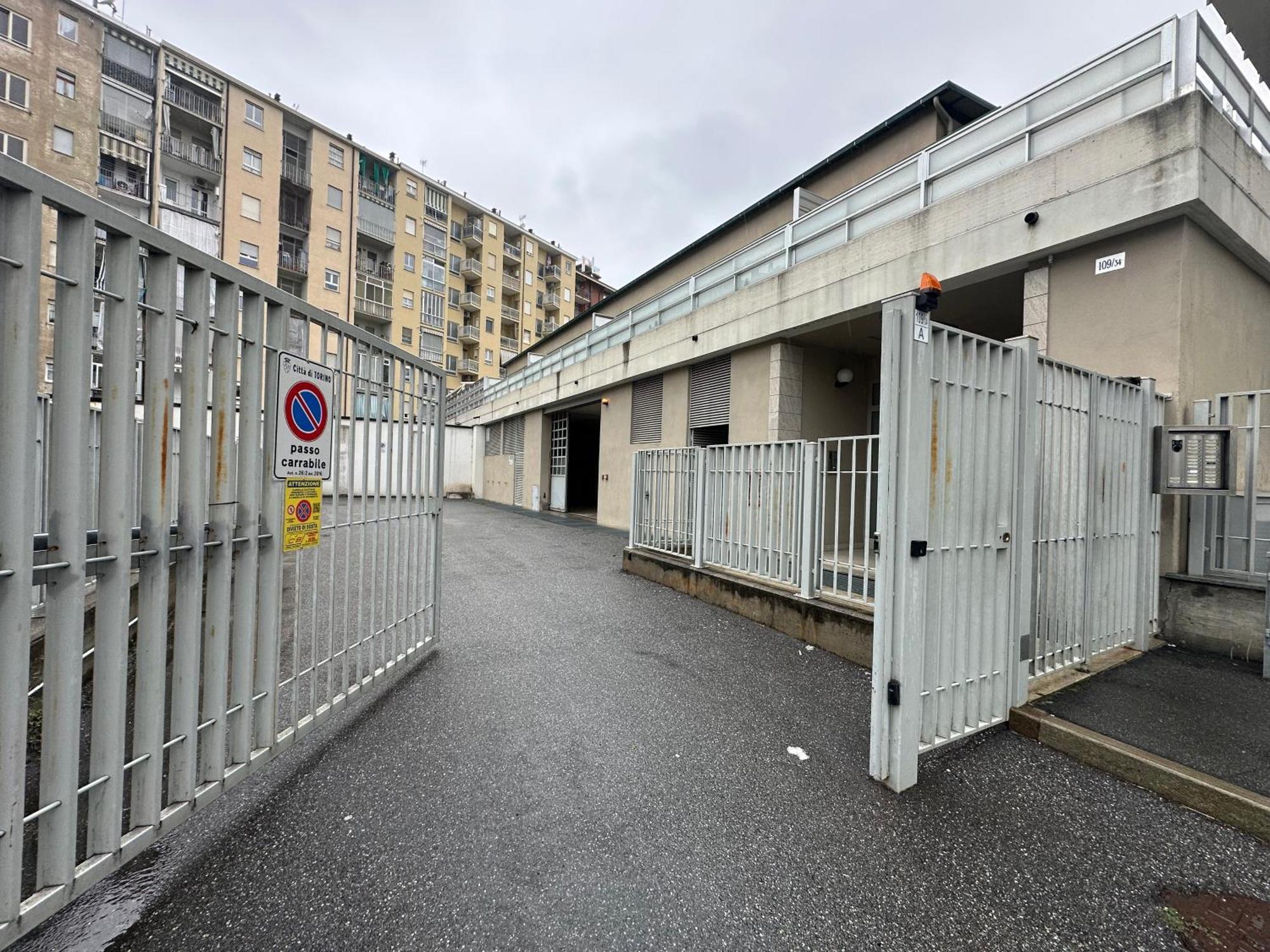 Stadio Olimpico Torino - Parcheggio Privato Bagian luar foto